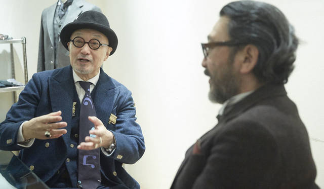 <strong>TAKEO KIKUCHI｜タケオキクチ</strong><br />対談は大久保篤志氏のオフィスでおこなわれた