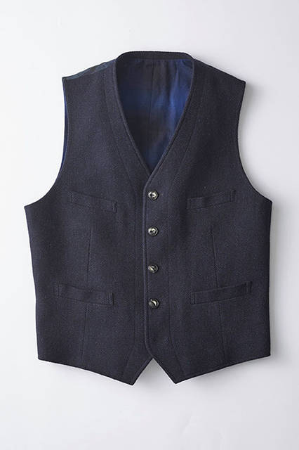 <strong>TAKEO KIKUCHI｜タケオキクチ</strong><br />「The Stylist Japan × TAKEO KIKUCHI」ベスト3万6720円