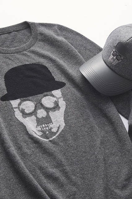 <strong>TAKEO KIKUCHI｜タケオキクチ</strong><br />「Lucien Pellat-Finet × TAKEO KIKUCHI」ニット39万9600円、キャップ1万9440円