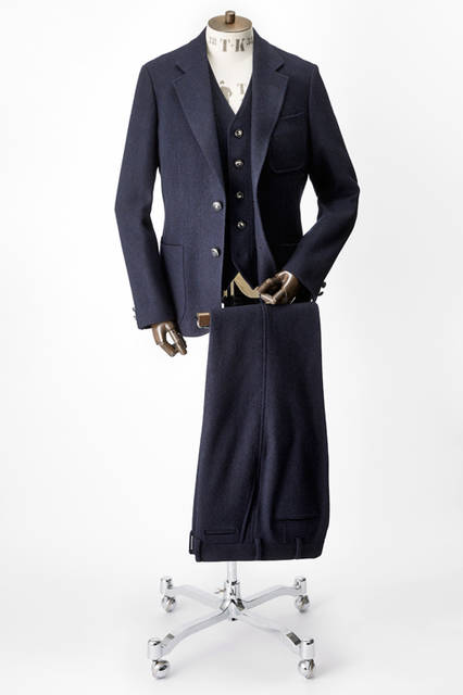 「The Stylist Japan × TAKEO KIKUCHI」スリーピース　ジャケット7万2360円、ベスト3万6720円、パンツ3万1320円