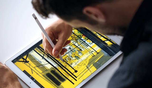 別売のApple Pencilでの操作に対応。これまでペンタブレットでしか実現できなかった、精彩な描き味でキャンバスやノートのようにiPadを使うことができる