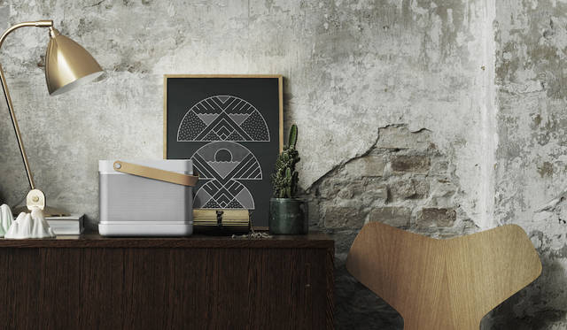 <strong>B&O PLAY ｜ビーアンドオー プレイ</strong><br />Beolit 15 価格｜7万6464円（税込）