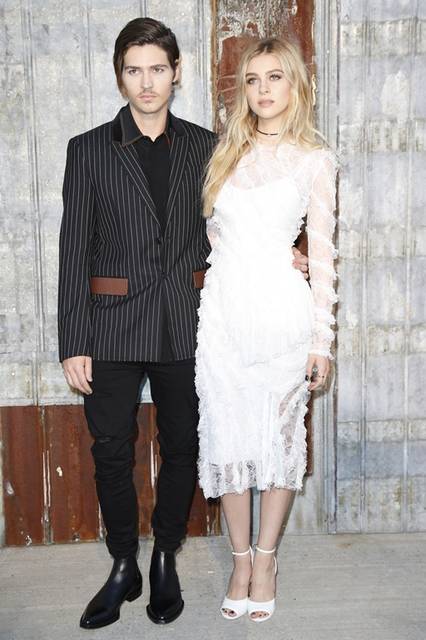 <strong>Will Peltz & Nicola Peltz｜ウィル・ぺルツ＆ニコラ・ペルツ</strong><br /><br />ジバンシィ バイ リカルド ティッシのショー会場・ニューヨーク