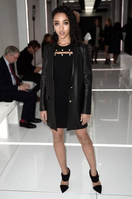 <strong>FKA twigs｜FKAツイッグス</strong><br /><br />ヴェルサス ヴェルサーチのショー会場・ロンドン