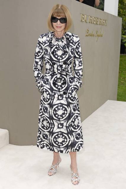 <strong> Anna Wintour｜アナ・ウィンター</strong><br /><br />バーバリー プローサムのショー会場・ロンドン