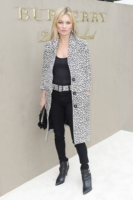 <strong>Kate Moss｜ケイト・モス</strong><br /><br />バーバリー プローサムのショー会場・ロンドン