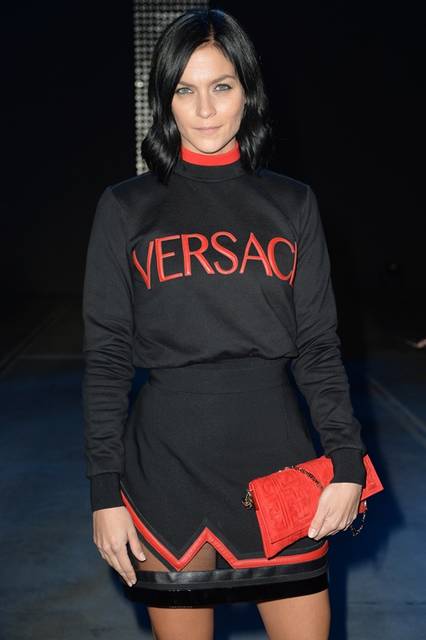 <strong>Lezark Leigh｜レイ・レザーク</strong><br /><br />ヴェルサーチのショー会場・ミラノ