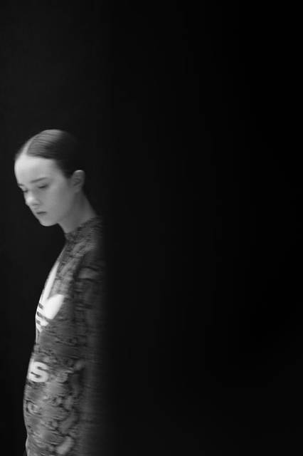 <strong>adidas Originals｜アディダス オリジナルス</strong><br />コラボレーションコレクション「adidas Originals by HYKE」　クルースウェット PY 2万3760円