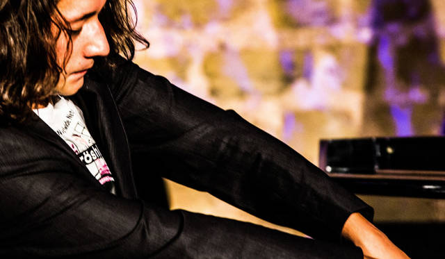 <strong>MUSIC</strong><br />「Final Symphony II - music from FINAL FANTASY V, VIII, IX and XIII（ファイナルシンフォニーII by ロンドン交響楽団）」　ピアノ：ミッシャ・チュン