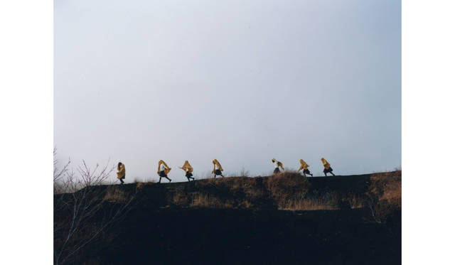 仕様｜210×200mm、128ページ、ソフトカバー<br /> 価格｜4320円<br /> 発売中<br />