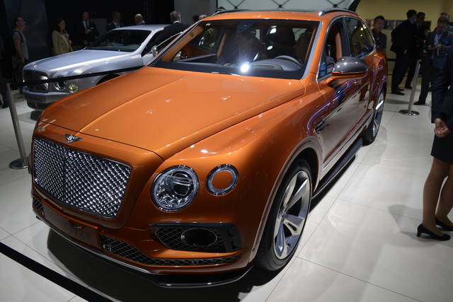 11_Bentley_Bentayga