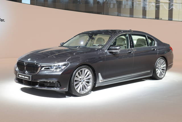 20_BMW_7-Series