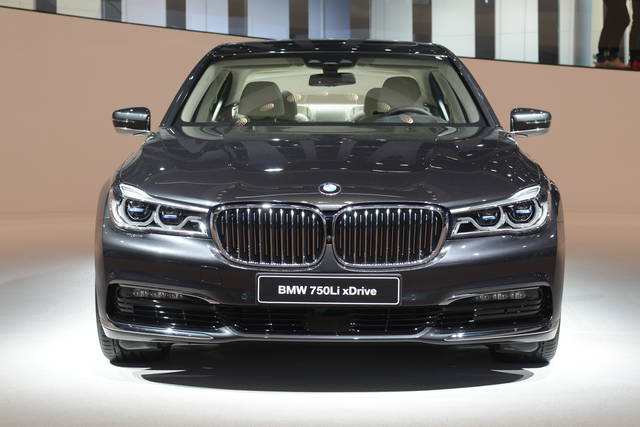 22_BMW_7-Series