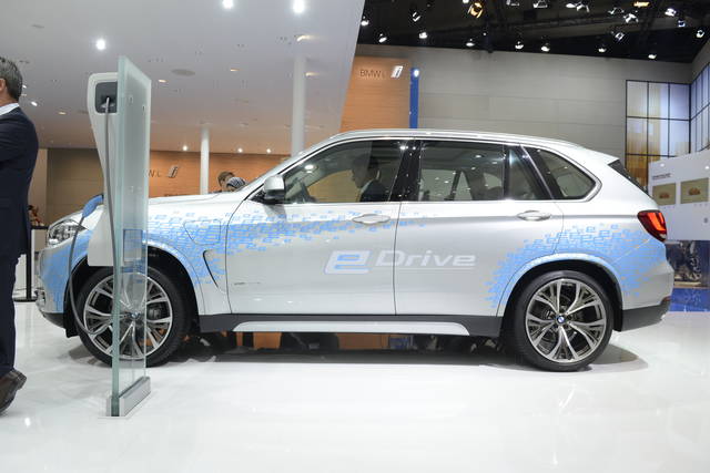 27_BMW_X5_xDrive40e