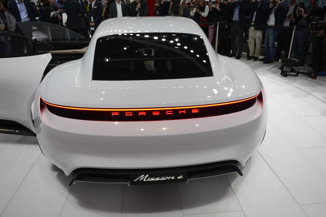 34_Porsche_Mission_E