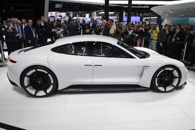 35_Porsche_Mission_E