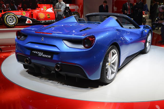 46_Ferrari_488_Spider