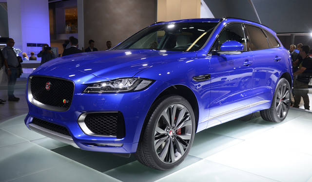 16_Jaguar_F-PACE