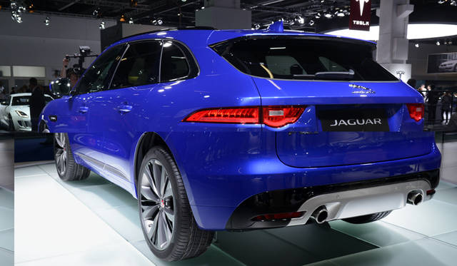 17_Jaguar_F-PACE