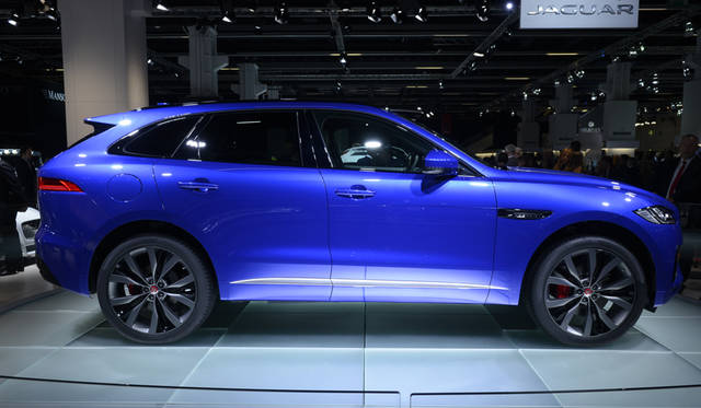 18_Jaguar_F-PACE