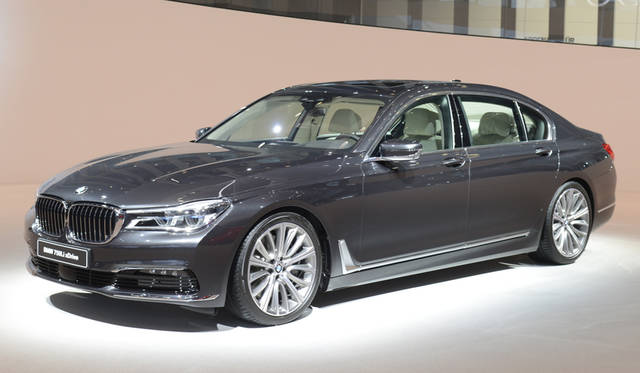 20_BMW_7-Series