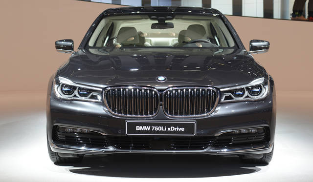 22_BMW_7-Series