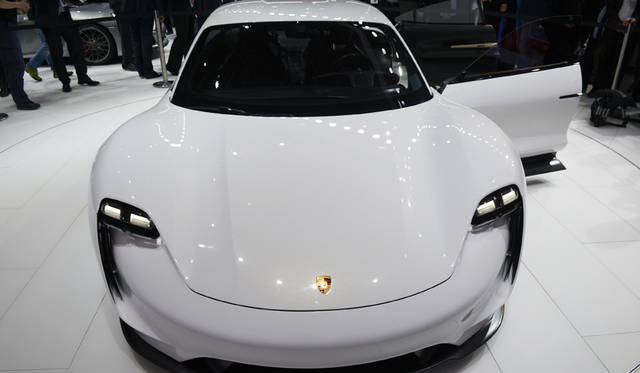 33_Porsche_Mission_E