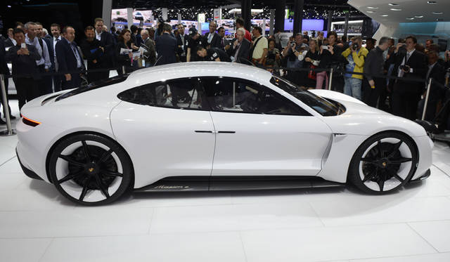 35_Porsche_Mission_E
