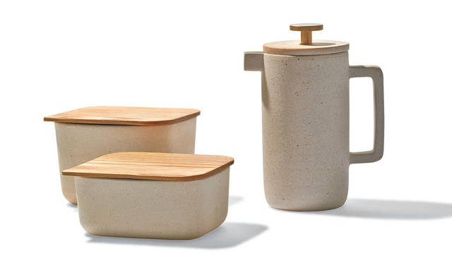 「SLOW HOUSE（スローハウス）二子玉川」　「Ouur キッチンツール」　日本の六古窯のひとつ、信楽で焼かれた小品。たたずまいからは、わびさびを感じとることができる。「Ouur Container」（小）3996円、（大）4752円、「Ouur Coffee Press」1万4040円