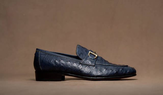 Enzo Bonafe（エンツォ・ボナフェ）オーストリッチ・ビットモカシン 。シューズ16万6320円（ジャケットリクワイヤード）