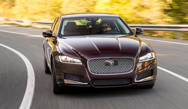 XF ポートフォリオは、XF Rスポーツとおなじく、最高出力340ps、最大トルク450Nmを発揮する3.0V6スーパーチャージドを搭載