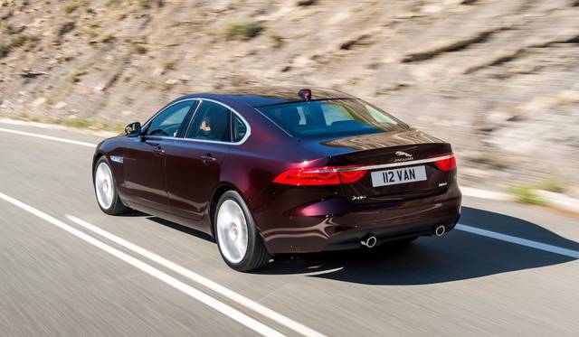 XF ポートフォリオは、XF Rスポーツとおなじく、最高出力340ps、最大トルク450Nmを発揮する3.0V6スーパーチャージドを搭載