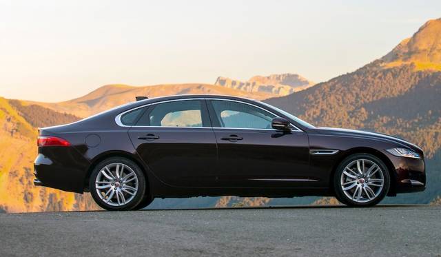 XF ポートフォリオは、XF Rスポーツとおなじく、最高出力340ps、最大トルク450Nmを発揮する3.0V6スーパーチャージドを搭載