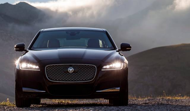 XF ポートフォリオは、XF Rスポーツとおなじく、最高出力340ps、最大トルク450Nmを発揮する3.0V6スーパーチャージドを搭載