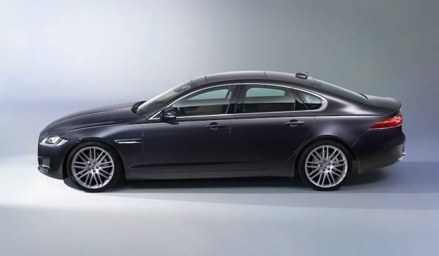 XF ポートフォリオは、XF Rスポーツとおなじく、最高出力340ps、最大トルク450Nmを発揮する3.0V6スーパーチャージドを搭載
