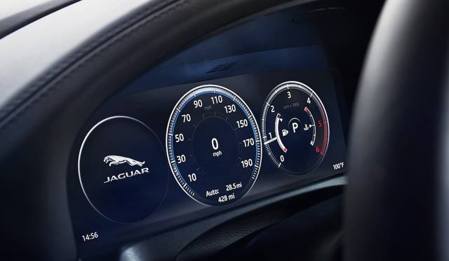 インストルメンタルクラスターには、12.3インチのTFTディスプレイを採用