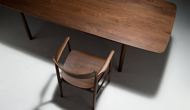 「KAMUY（カムイ）」　ダイニング アームチェア（木座）、ダイニング テーブル