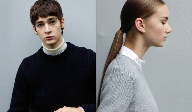 ＜写真左＞縮絨加工によって、ぎゅっと目を詰まらせたウールニットは、随所に穴を開けたデザイン。上襟をカットオフしたグラフチェックのシャツを挟んだ、ニット・オン・ニットで着こなしている。「穴あきのデザインを目立たせるためにも、下に白アイテムを加えることがポイントです。P.I.Lのジョン・ライドンのような雰囲気も感じさせる、パンキッシュさが魅力のアイテムですね」（丸山氏）。</br>ネイビーニット5万9400円、シャツ3万5640円、タートルネック＜スタイリスト私物＞（すべてディーゼル ブラック ゴールド）</br>＜写真右＞少し青みがかったグレーのミドルゲージニットに、アシンメトリーな合わせの白いシャツを組み合わせた。こうしたギミックあるデザインが知的な遊び心を感じさせる。「今回のスタイリングでは、白いニットとソックスを多用しました。主張の強いデザインと黒がキーカラーになる今季のディーゼル ブラック ゴールドに、こうした柔らかさを感じさせるアイテムが不可欠です。その点でも、こうしたネックデザインに主張がある白シャツが効果的です」（丸山氏）。</br>ニット3万7800円、シャツ3万1320円（すべてディーゼル ブラック ゴールド）