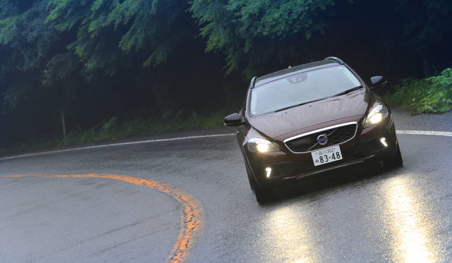 Volvo V40 D4|ボルボ V40 D4 23 Volvo V40 D4|ボルボ V40 D4