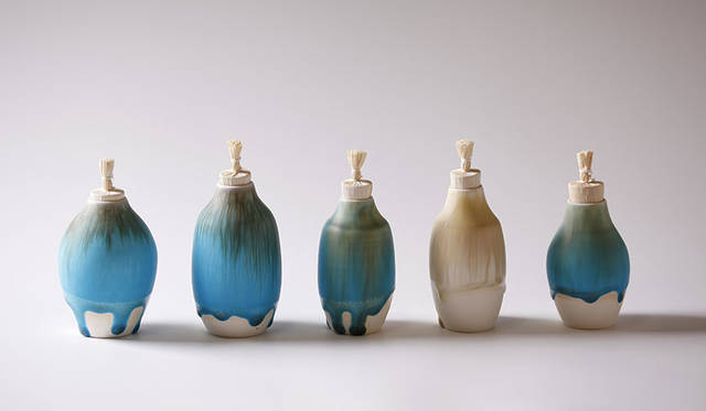 <strong>rooms｜ルームス</strong><br />「rooms Ji-Ba（ルームス ジーバ）」　男性陶芸家・和田山真央（大阪）による美しい花器「振出」各8640円