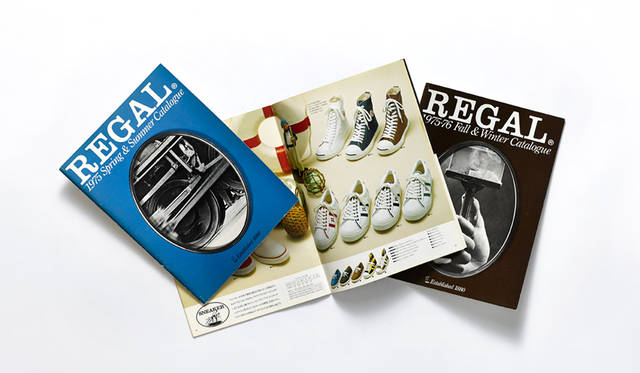 リーガルが1970年代中頃に発行したカタログには、紳士靴に並んで「テニス」や「ホッケー」が掲載されている。紳士靴メーカーのリーガルがいち早くスニーカーを手掛けたのは、アメリカ発祥のブランドであると同時に、時代を読む卓越した目をもっていたからだろう。