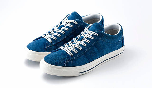 1976年のオリジナルモデルと同じダイレクトヴァルカナイズ製法を用い、現代風にリモデルされた「61JR」。スマートな木型に合わせて制作されたEVAカップインソールを採用し、履き心地も抜群だ。発色の美しいブルースエードは装いのアクセントに。1万2960円