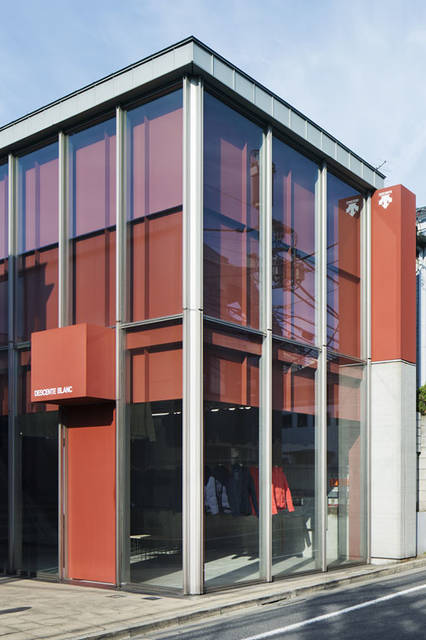 <strong>DESCENTE｜デサント</strong><br />「DESCENTE BLANC（デサント ブラン）」代官山店