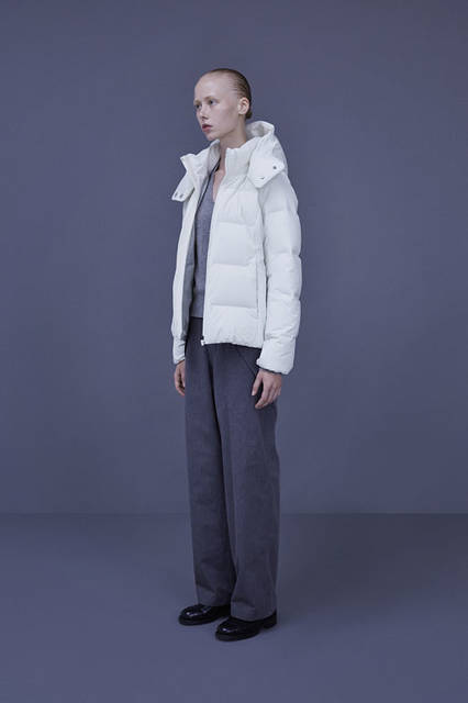 <strong>DESCENTE｜デサント</strong><br />「DESCENTE BLANC（デサント ブラン）」新ライン「DESCENTE PAUSE（デサント ポーズ）」 2015-16年秋冬コレクション