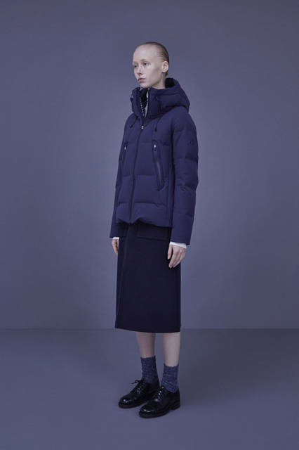 <strong>DESCENTE｜デサント</strong><br />「DESCENTE BLANC（デサント ブラン）」新ライン「DESCENTE PAUSE（デサント ポーズ）」 2015-16年秋冬コレクション