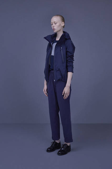 <strong>DESCENTE｜デサント</strong><br />「DESCENTE BLANC（デサント ブラン）」新ライン「DESCENTE PAUSE（デサント ポーズ）」 2015-16年秋冬コレクション