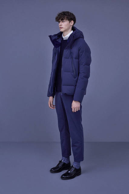 <strong>DESCENTE｜デサント</strong><br />「DESCENTE BLANC（デサント ブラン）」新ライン「DESCENTE PAUSE（デサント ポーズ）」 2015-16年秋冬コレクション