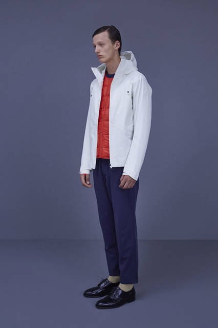 <strong>DESCENTE｜デサント</strong><br />「DESCENTE BLANC（デサント ブラン）」新ライン「DESCENTE PAUSE（デサント ポーズ）」 2015-16年秋冬コレクション