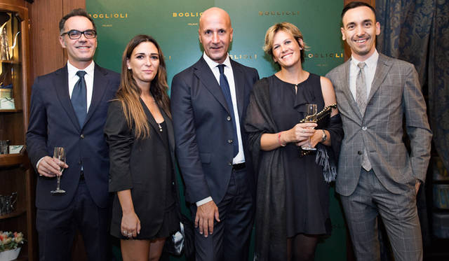 マヌッチ氏を囲んで