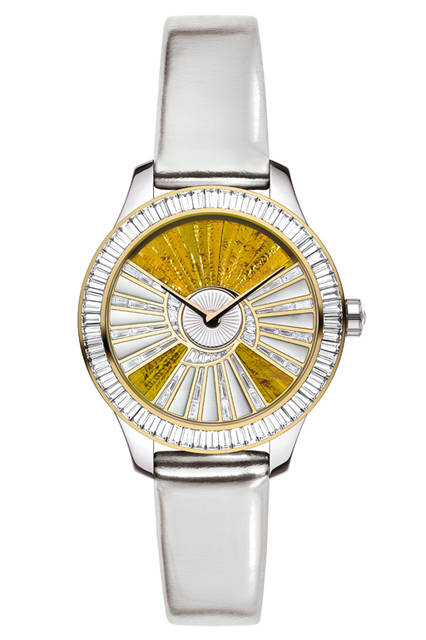 <strong>ディオールⅧ　グランバル オンヴォル No.12</strong><br />ケース｜ホワイトゴールド<br />直径｜36㎜<br />ムーブメント｜自動巻き<br />パワーリザーブ｜42時間<br />防水｜30m<br />ストラップ｜メタリックレザー＋ブラックサテン<br />価格｜2527万2000円<br />